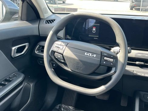 Used 2025 Kia K4 FWD image 23