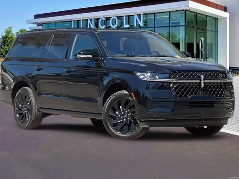 Used 2025 Lincoln Navigator L Reserve w/ Jet Appearance Package AWD/4WD image 2