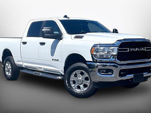 Used 2024 RAM 2500 Big Horn AWD/4WD image 10