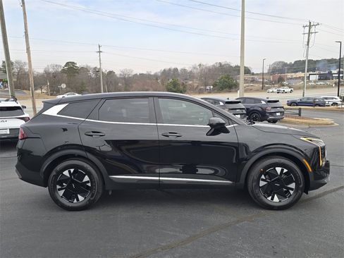 New 2026 Kia Sportage LX image 2