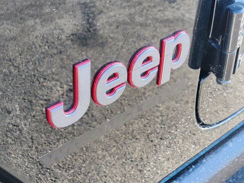 Used 2024 Jeep Wrangler Rubicon w/ Convenience Group image 27