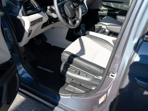 Used 2026 Honda Odyssey Elite image 17