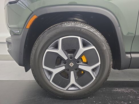 Used 2024 Rivian R1S Adventure AWD/4WD image 9