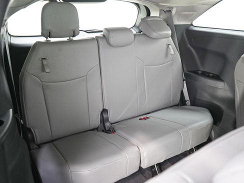 Used 2025 Toyota Sienna XLE w/ XLE Plus Package image 16