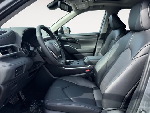New 2026 Toyota Highlander XLE AWD/4WD image 11