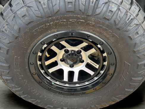 Used 2016 Jeep Wrangler Sport image 14