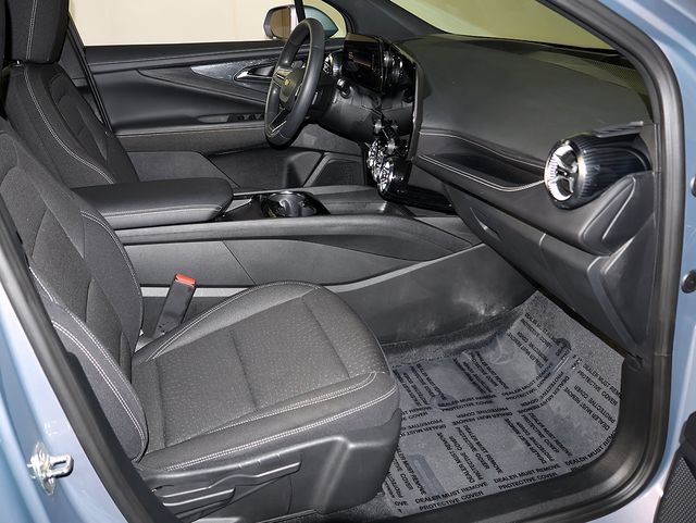 Used 2025 Chevrolet Blazer EV LT FWD image 33