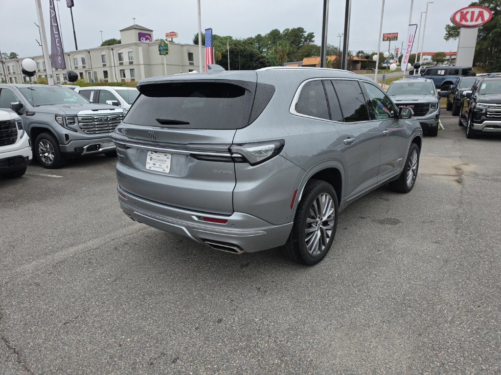 Used 2025 Buick Enclave Avenir w/ Super Cruise Package FWD image 7