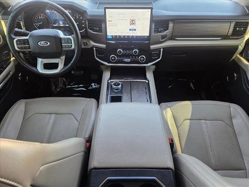 Used 2023 Ford Expedition Limited image 17