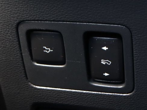 Used 2022 Ford F250 Lariat w/ Black Appearance Package AWD/4WD image 21