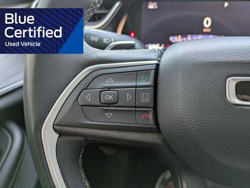 Used 2023 Jeep Grand Cherokee Limited image 30