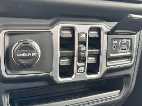 Used 2021 Jeep Wrangler Unlimited Sport AWD/4WD image 23