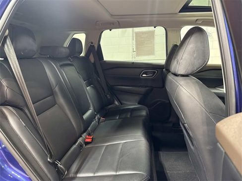 Used 2021 Nissan Rogue SL image 16