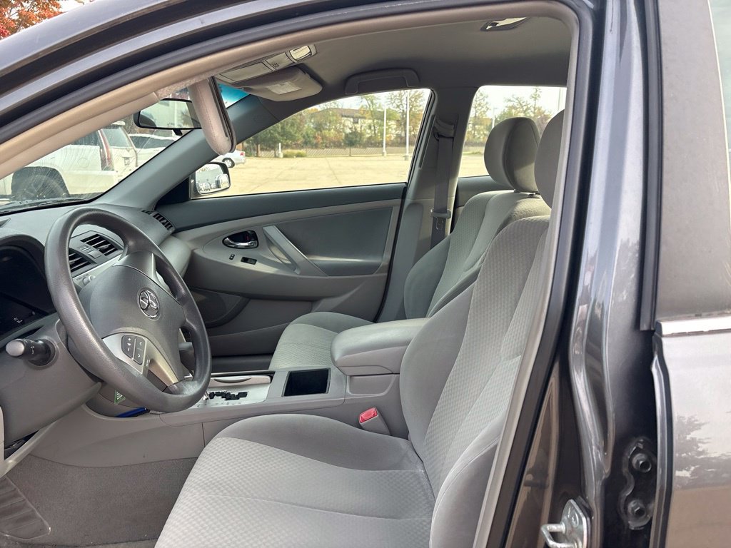 Used 2009 Toyota Camry LE FWD image 11