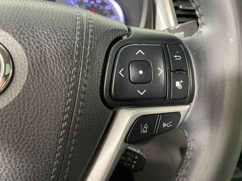 Certified 2019 Toyota Highlander Limited image 16