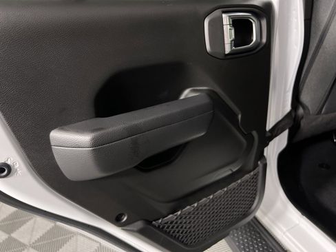 Used 2024 Jeep Wrangler Sport S image 27