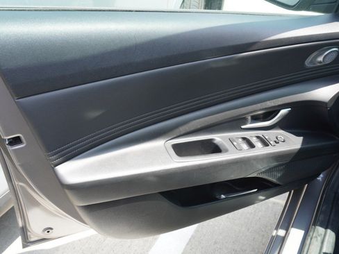 Used 2023 Hyundai Elantra Limited w/ Cargo Package FWD image 12