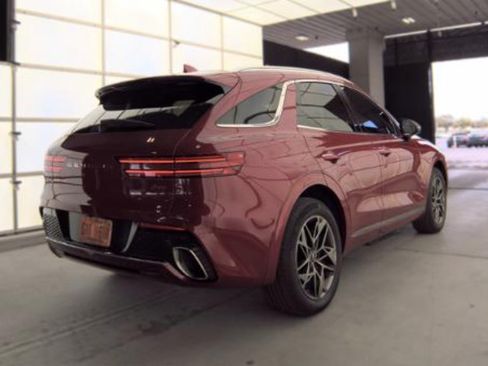 Used 2023 Genesis GV70 2.5T w/ Select Package AWD/4WD image 2