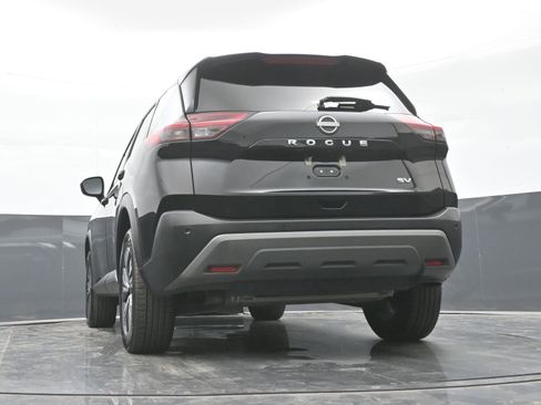 Used 2023 Nissan Rogue SV image 41