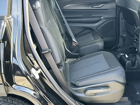 New 2025 Jeep Grand Cherokee L Laredo image 15