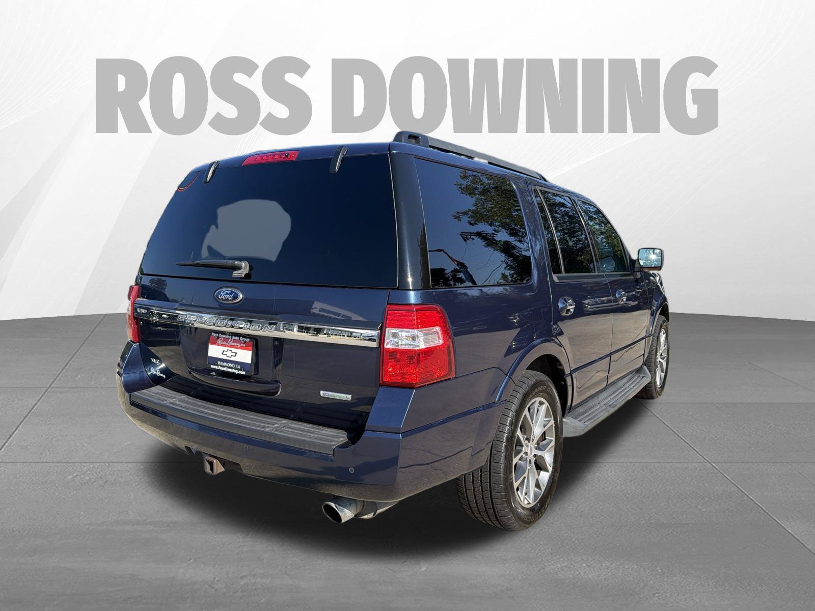 Used 2015 Ford Expedition XLT w/ Equipment Group 202A RWD image 4