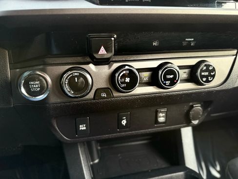 Used 2017 Toyota Tacoma TRD Off-Road w/ Tow Package (A/T) image 36