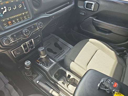 Used 2021 Jeep Gladiator Sport AWD/4WD image 30