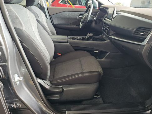 Used 2023 Nissan Rogue SV AWD/4WD image 11