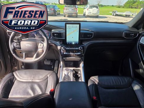 Used 2021 Ford Explorer Platinum w/ Equipment Group 601A AWD/4WD image 18