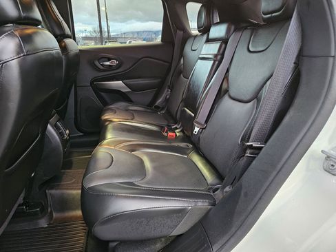 Used 2019 Jeep Cherokee High Altitude image 31