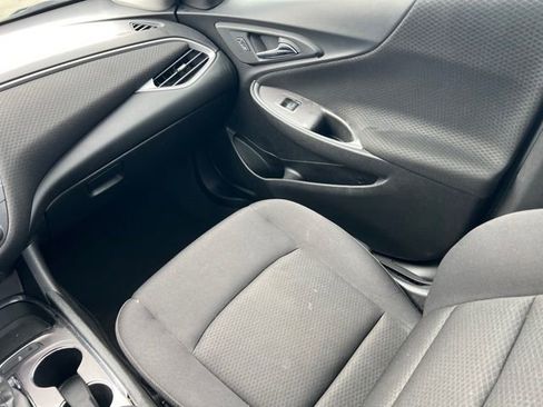 Used 2022 Chevrolet Malibu LT image 12
