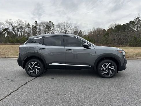 New 2026 Nissan Kicks SV image 9