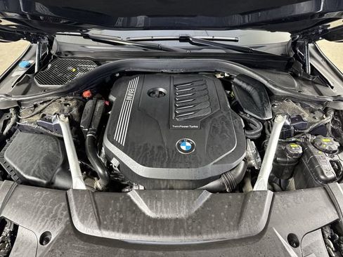 Used 2020 BMW 740i xDrive 740i xDrive w/ Cold Weather Package image 27