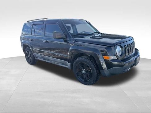 Used 2011 Jeep Patriot Latitude image 2