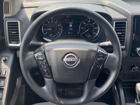Used 2023 Nissan Frontier SV AWD/4WD image 8