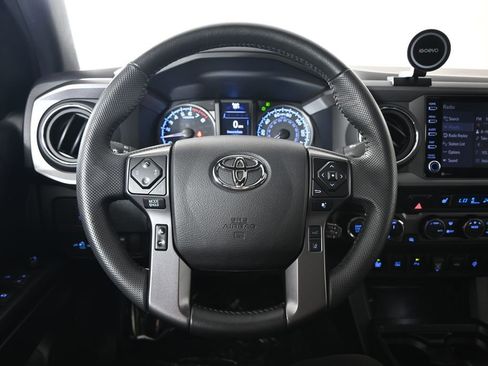 Used 2022 Toyota Tacoma TRD Off-Road w/ TRD Premium Off Road Package AWD/4WD image 35
