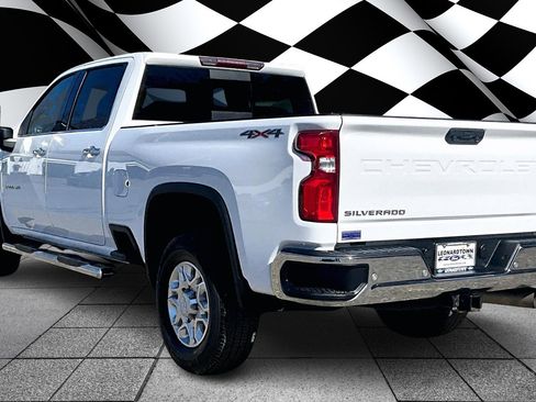 Used 2020 Chevrolet Silverado 2500 LTZ w/ LTZ Plus Package image 12