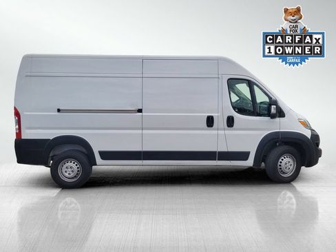 Used 2025 RAM ProMaster 2500 w/ Convenience Group FWD image 3