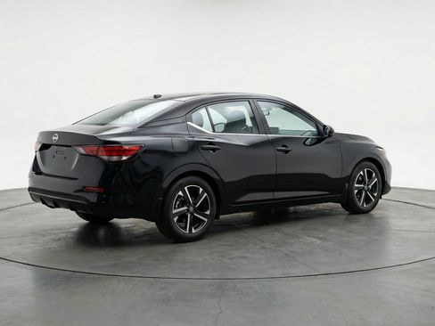 Used 2025 Nissan Sentra SV image 9