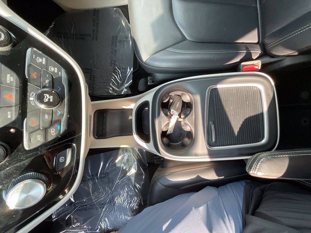 Used 2024 Chrysler Pacifica Touring-L FWD image 20