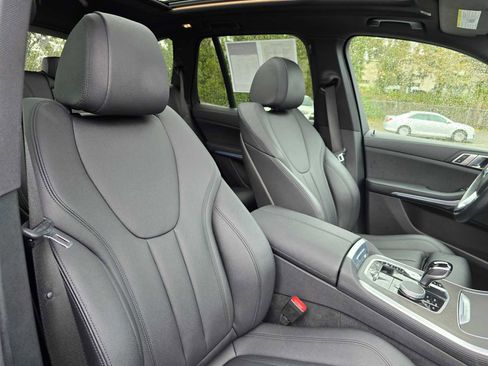 Used 2022 BMW X5 xDrive45e w/ Climate Comfort Package image 11