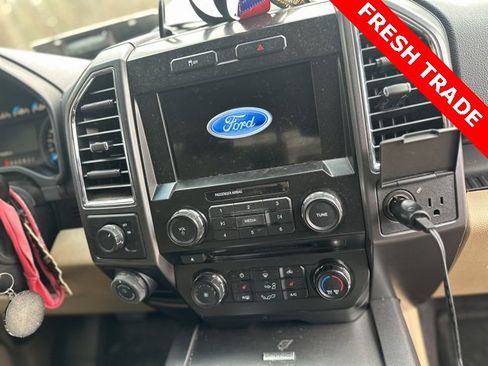 Used 2016 Ford F150 XLT w/ Equipment Group 302A Luxury image 4