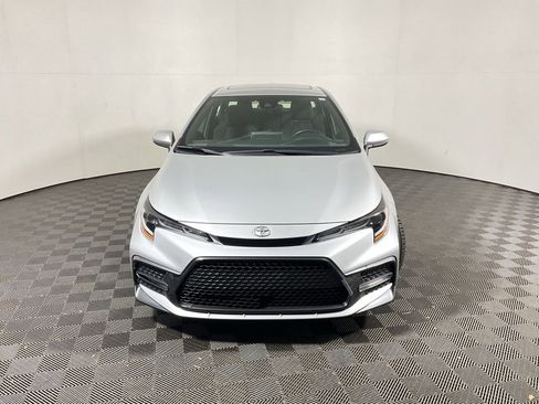 Used 2020 Toyota Corolla SE w/ SE Premium Package image 6