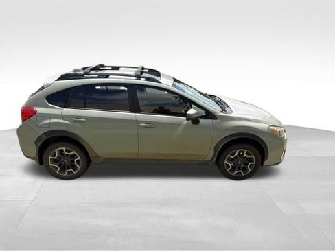 Used 2016 Subaru Crosstrek 2.0i Limited AWD/4WD image 2