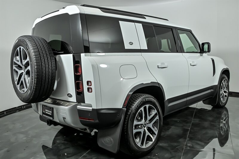 Used 2020 Land Rover Defender 110 HSE AWD/4WD image 8