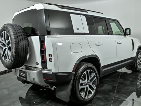 Used 2020 Land Rover Defender 110 HSE AWD/4WD image 8