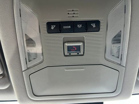 Used 2021 Toyota RAV4 XLE AWD/4WD image 28