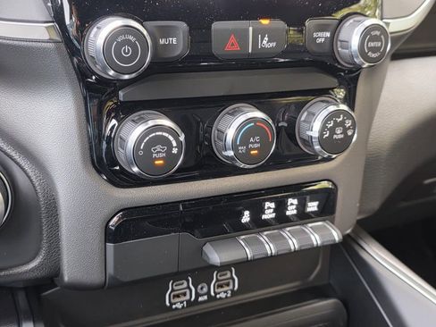 New 2026 RAM 1500 Express AWD/4WD image 19