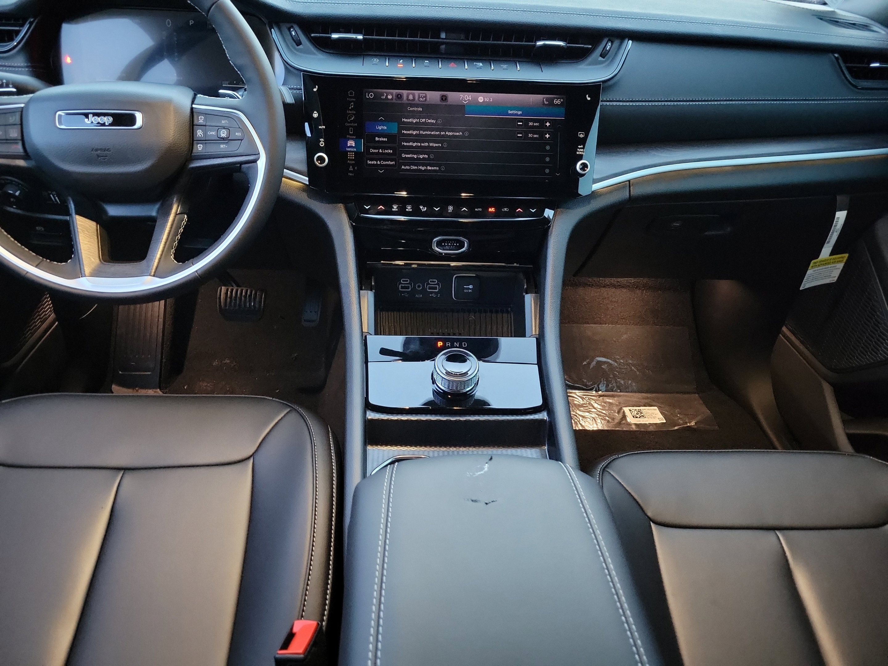 New 2027 Jeep Grand Cherokee Limited w/ Limited Altitude Package RWD image 9