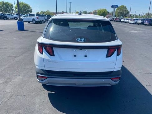 Used 2025 Hyundai Tucson SE AWD/4WD image 4